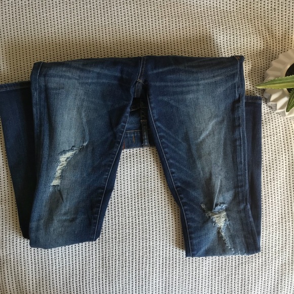 Madewell 25 Distressed Jeans - Picture 3 of 8